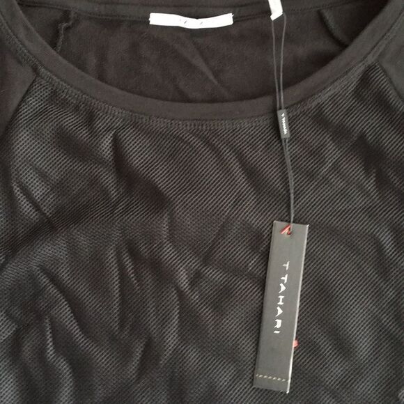 NWT T Tahari Theola knit crew neck. Medium - Picture 2 of 4